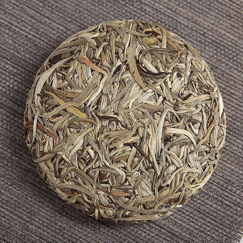 100g Yunnan Cake: Moonlight White Old White Tea with White Hair Silver Needles