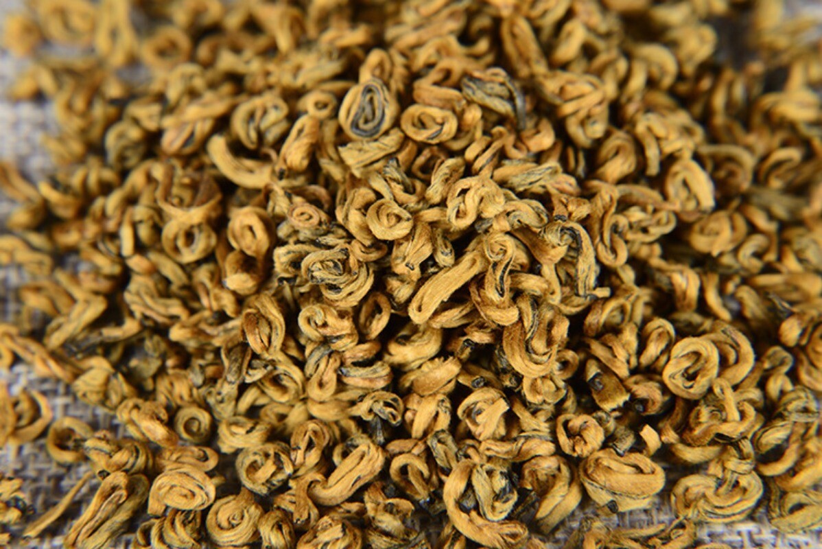 500g Yunnan Dian Hong Tea Honey Scented Golden Snail Golden Bud Black Tea