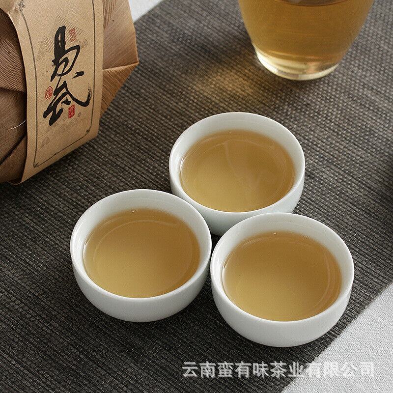 100g Yunnan Pu'er tea old tree tea Yiwu small cake raw tea Tea