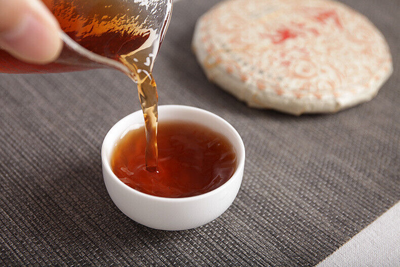 100g Yunnan Raw Material Puerh Cake Tea Golden Bud Small Cake Palace Ripe Tea