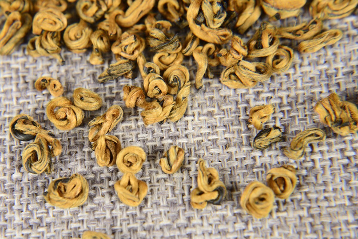 500g Yunnan Dian Hong Tea Honey Scented Golden Snail Golden Bud Black Tea