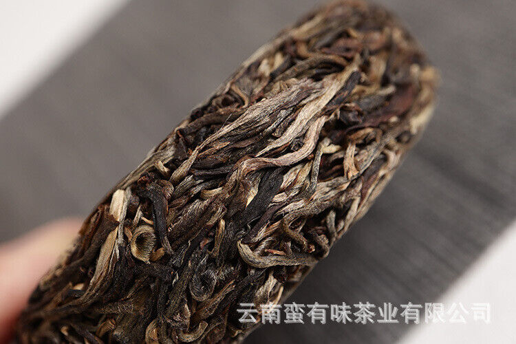 100g Pu'er Tea Le Xing Xiang Icelandic Ming Qian Spring Tea(Mooncake Shape)