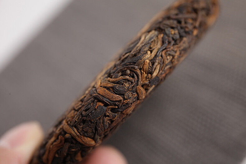 100g Yunnan Raw Material Puerh Cake Tea Golden Bud Small Cake Palace Ripe Tea