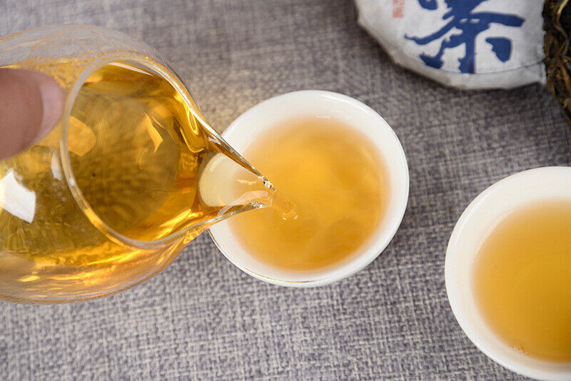 100g Yiwu Ancient Tea Tree Yunnan Tea Pu-erh Raw Tea Tea Cake