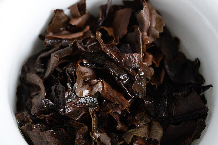 100g Yunnan Weißer Tee – Alte Baum Teeblätter, Tortenform