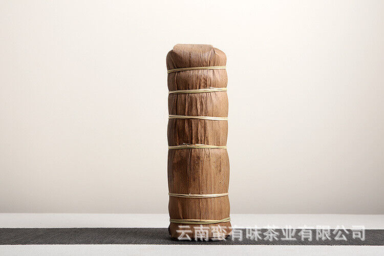 100g Pu'er Tea Le Xing Xiang Icelandic Ming Qian Spring Tea(Mooncake Shape)