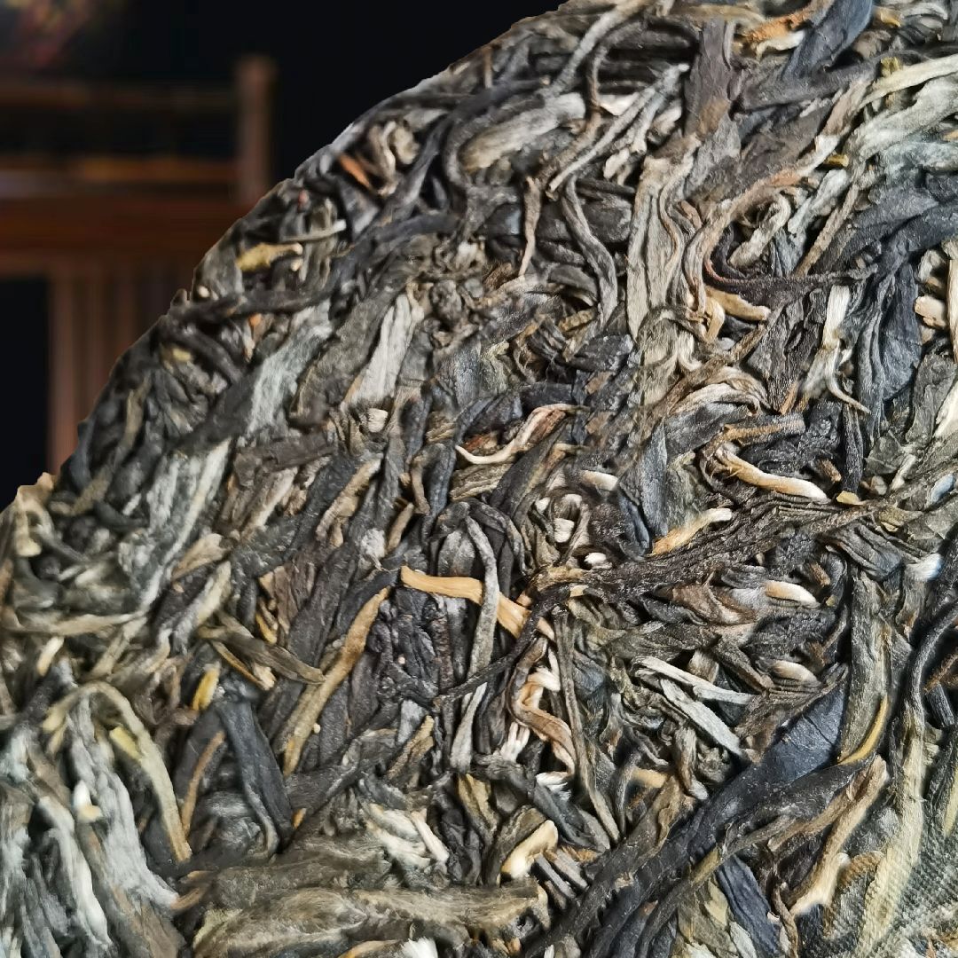 Baihuatan Raw Tea Yunnan Yiwu Qizi Cakes Rich Orchid Aroma 357g