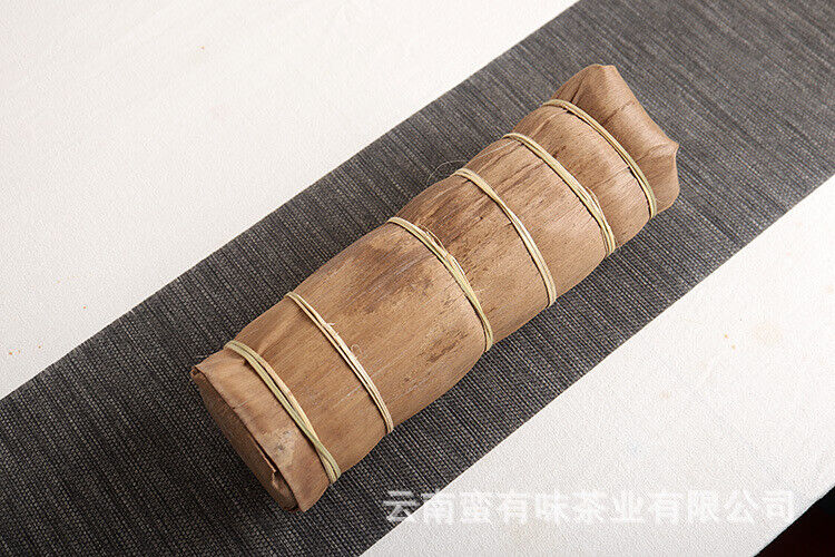 100g Pu'er Tea Le Xing Xiang Icelandic Ming Qian Spring Tea(Mooncake Shape)