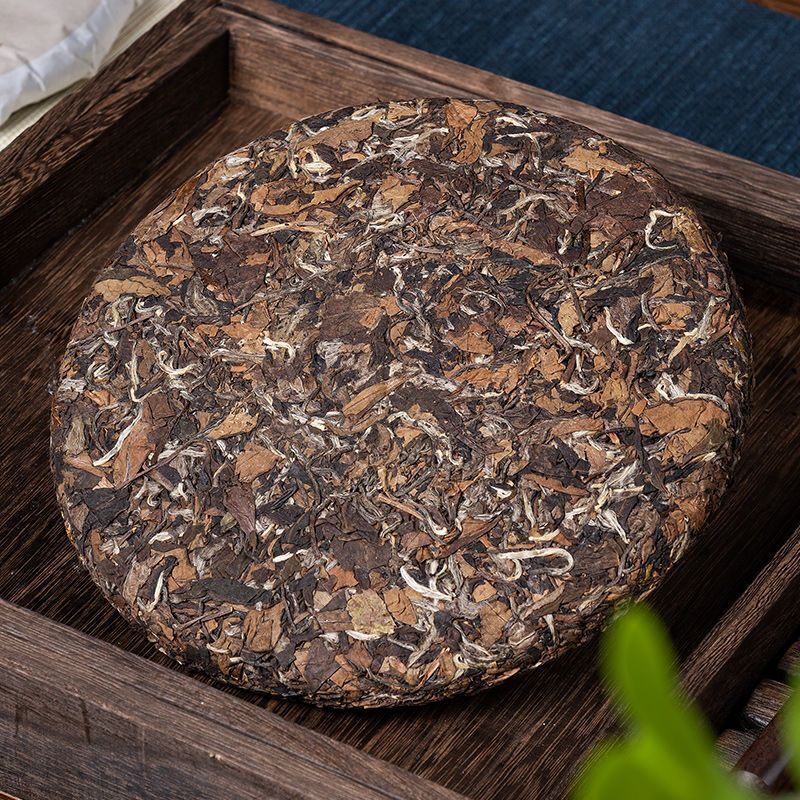 2013 Fuding Old White Tea Cake Chennian Shoumei Gaoshan Gift Box  350g