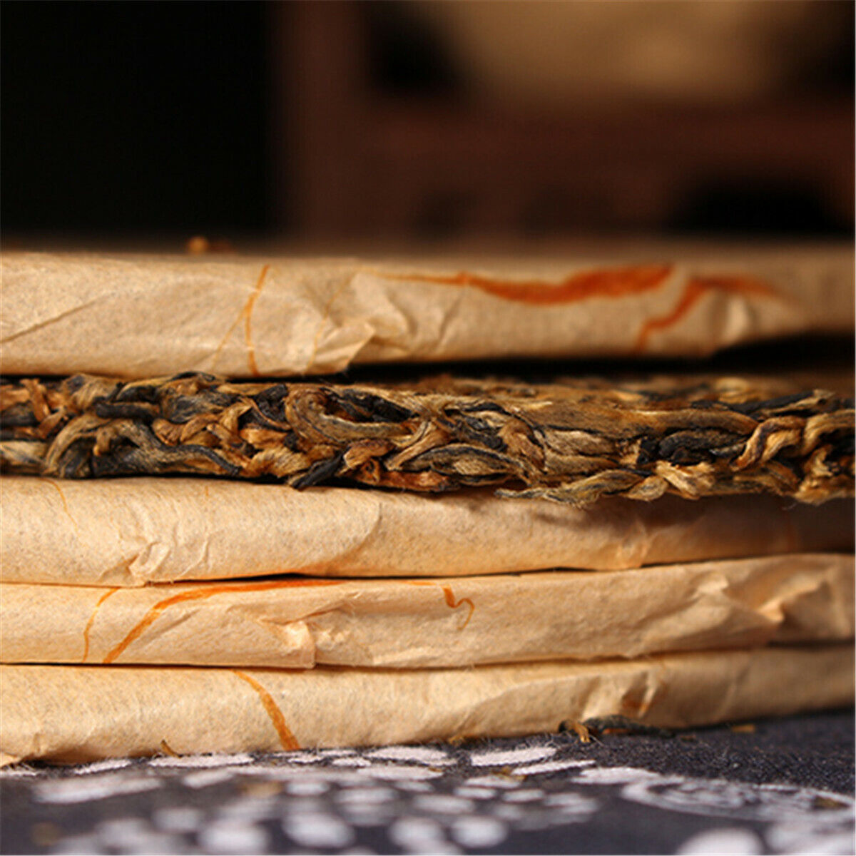 100g Yunnan High Quality Black Tea  Mini Cake  Premium Gold Buds Dianhong Health