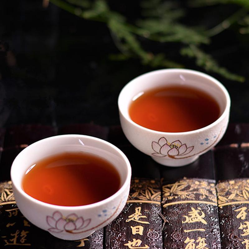 357g Yunnan Pu-erh Tea Pu'er Ripe Tea Menghai Spring Cooked Black Seven Cake Tea