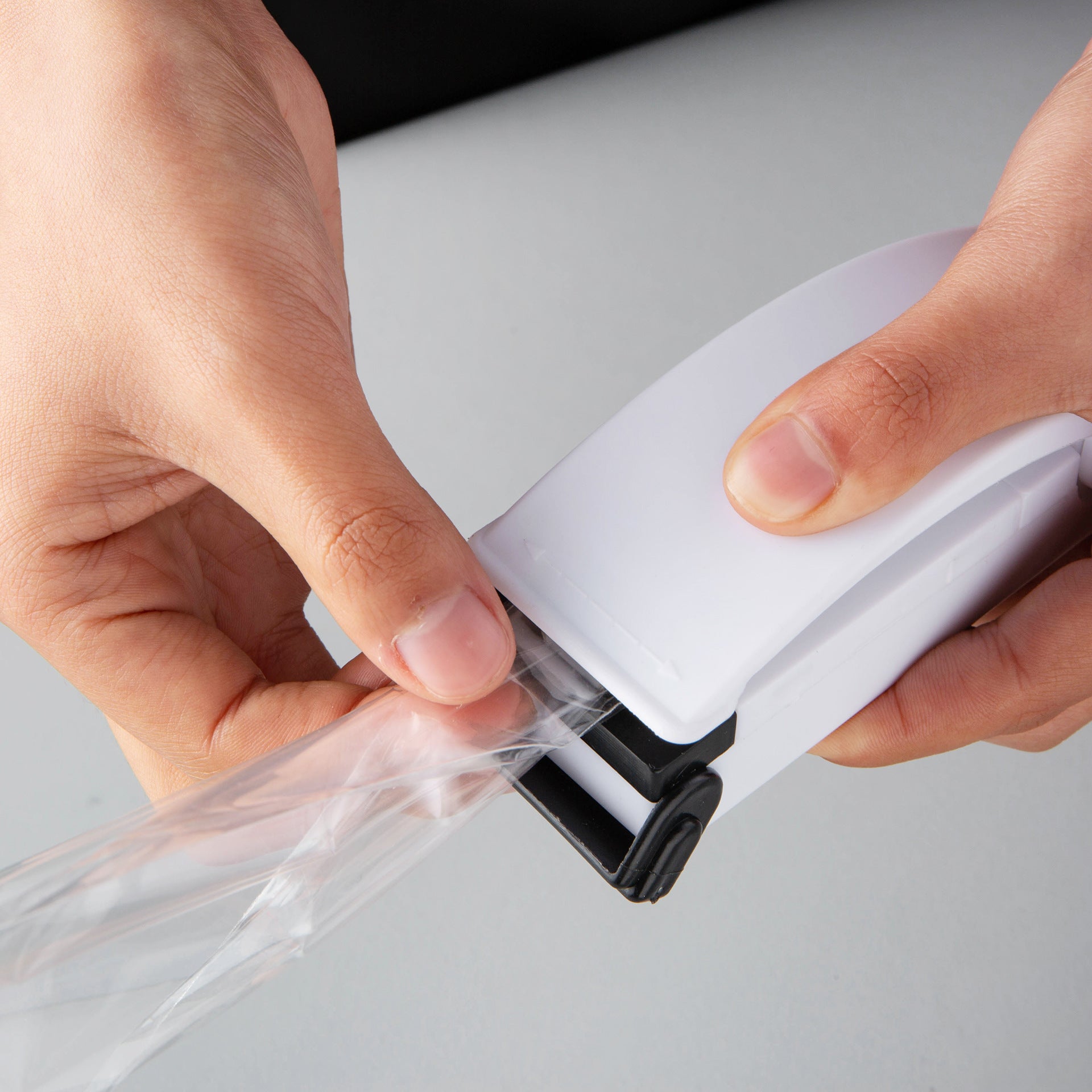 Mini Handle Bag Sealer Electronic Home Heat Sealing Machine Vacuum Impulse Sealer Seal Packing Plastic Bag Clips Kitchen Tools