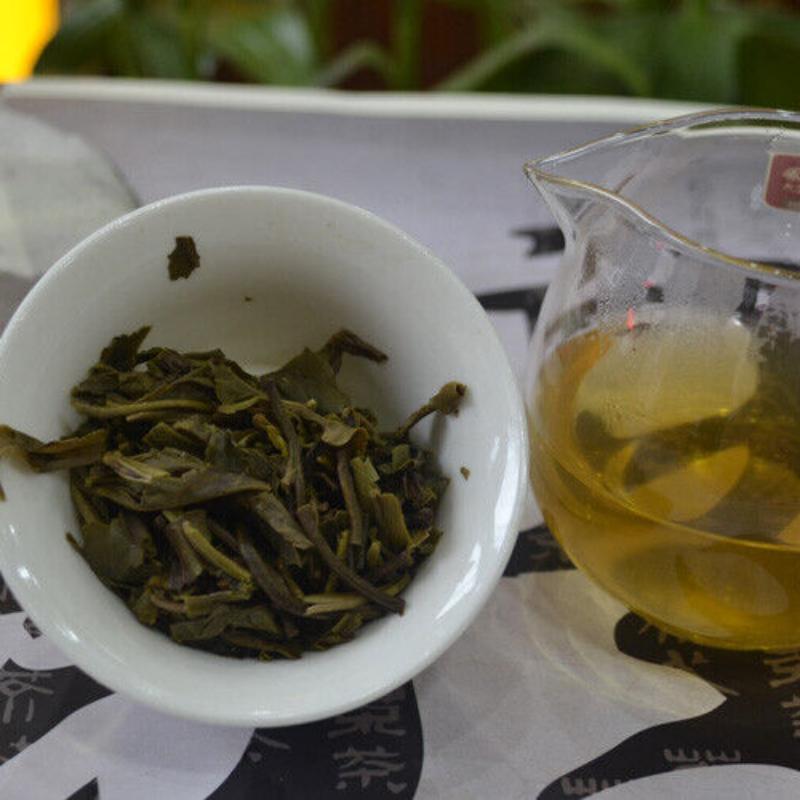 CIFbuy Menghai Chun Xiao * 2014 HAIWAN Old Comrade Pu-erh Tea Cake 357g Puer Raw Pu'er
