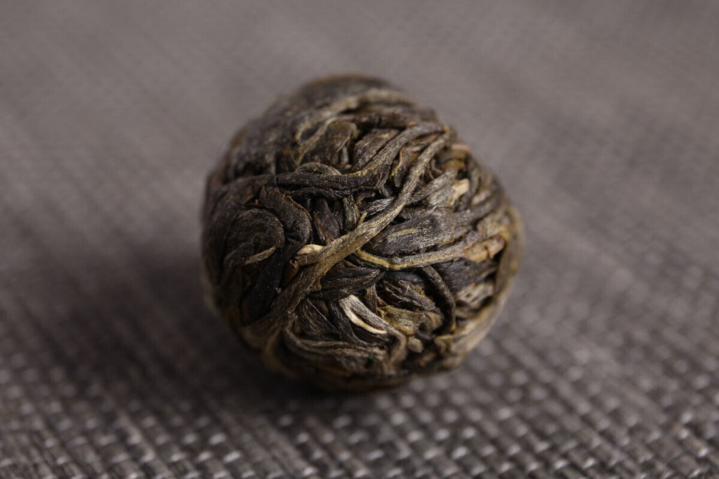 Yunnan Puerh Tea Early Spring Daxueshan Longzhu Qiaomu Raw Tea Loose 500g