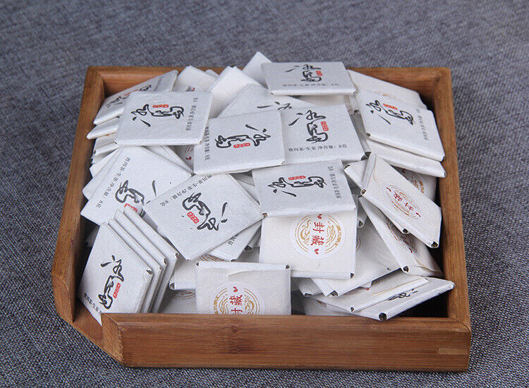 Small Icelandic Square Brick Pu-erh Raw Tea Flakes 小冰岛方砖普洱生茶薄片 22年头春古树茶云南普洱茶
