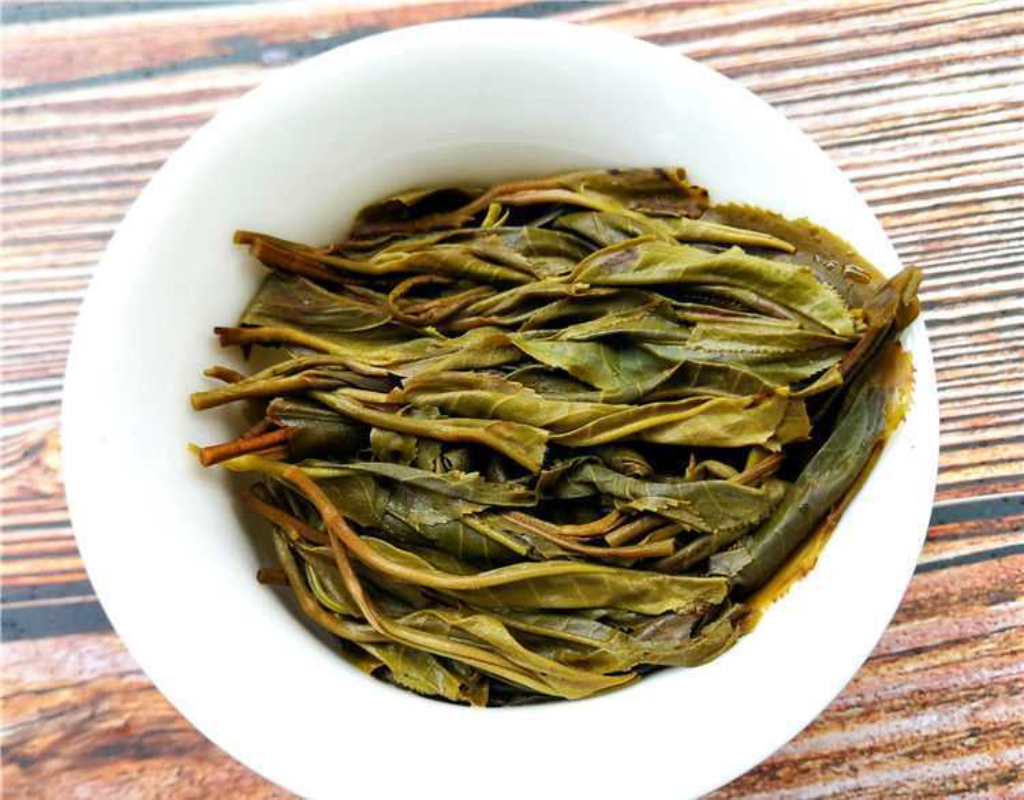 200g Yunnan Pu'er Tea Raw Tea Yiwu High Pole Ancient Pure Material Raw Tea Cake