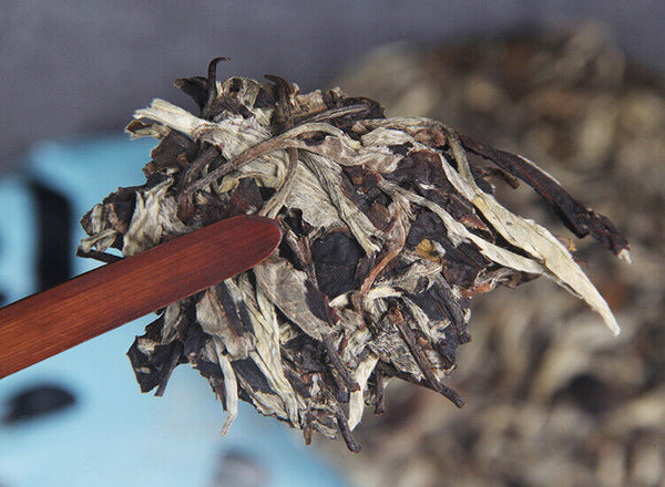 Moonlight Beauty Silver Bud White Tea Pu-erh 357g Raw Tea Cake
