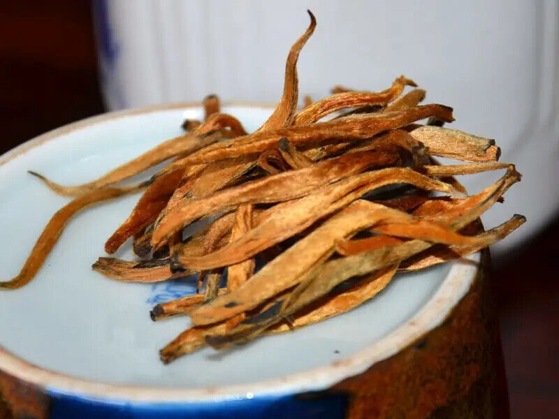 Famous Chinese Tea Brand Golden Needle Black Tea  Yunnan Dian Hong Black Tea