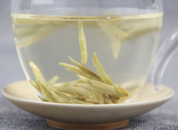 Yunnan Raw Tea Leaves White Buds Spring Tea Raw White Bud Spores Pu'er Raw Tea