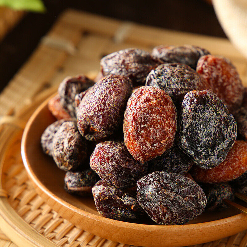Snow plum fruit, dried candied fruit, sweet and sour plum, nine plum words