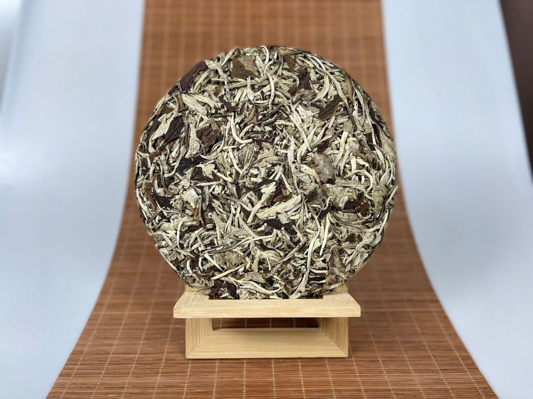 Yunnan Moonlight White Tea Cake White Pfingstrose 357g