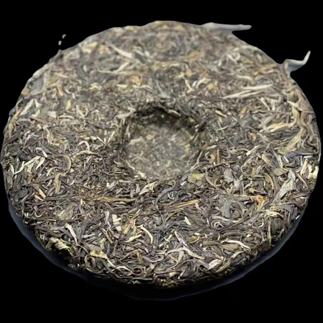 Yunnan Tea Menghai Banzhang Wang QiaoMu Type Ancient Pu'er Raw Tea Cake Tea 357g Secondary image