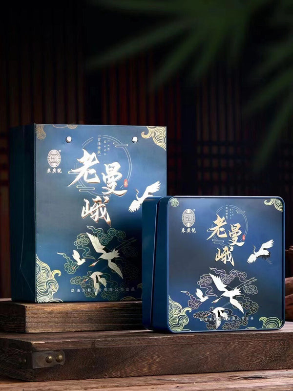 Yunnan Menghai Puerh Tea Raw Tea Lao Banzhang Lao Man Jingmai Mountain 250g