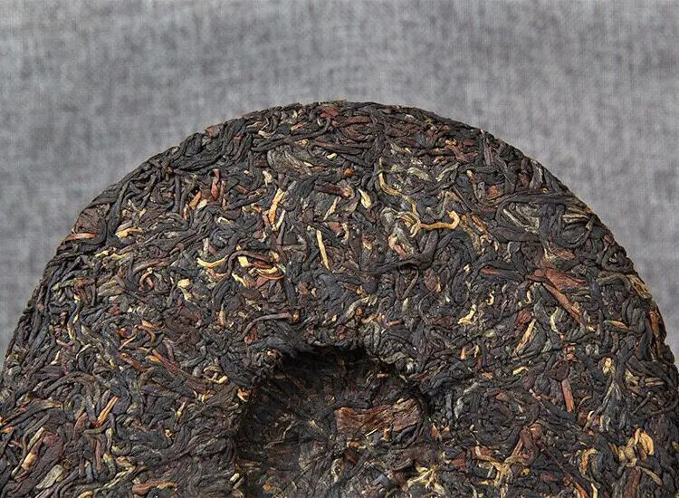 357G Chinese Famous Dian Hong Tea Old Tree Black Tea Cake