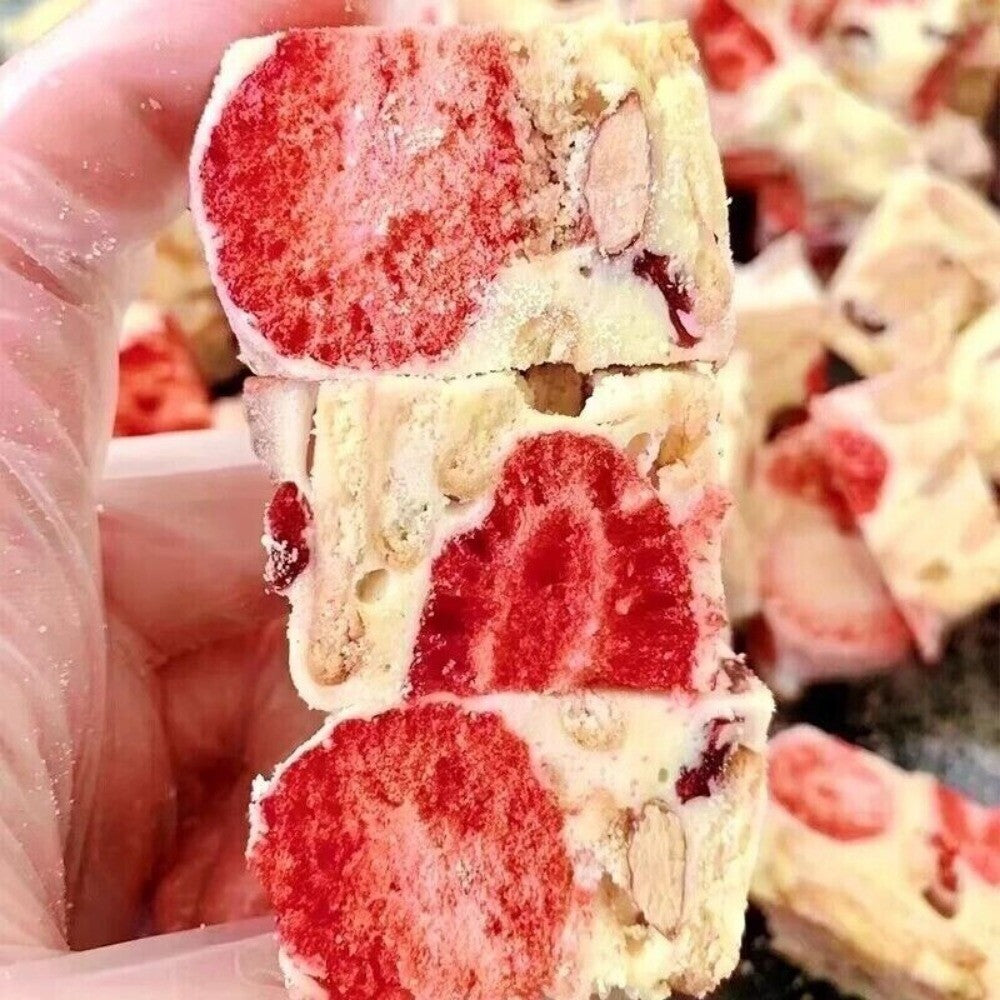 Handcrafted Strawberry Goat Milk Puff Premium Dried Fruit Snack
