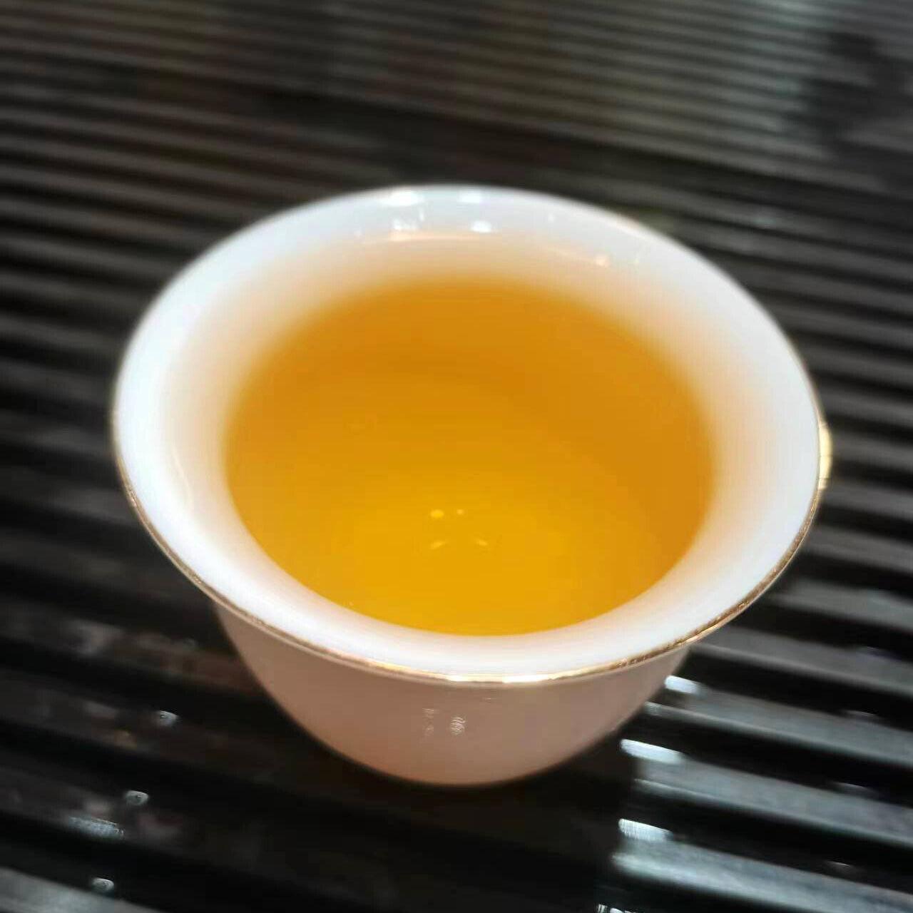 High-quality Certified Organic Yunnan Pu'er raw tea cake Lao Banzhang 357g