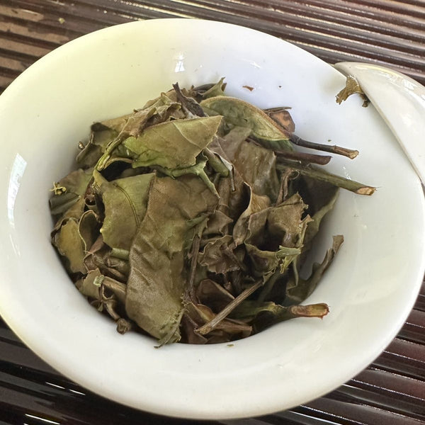 Yunnan Old Leaf White Tea Handmade Premium White Tea Cakes 300g