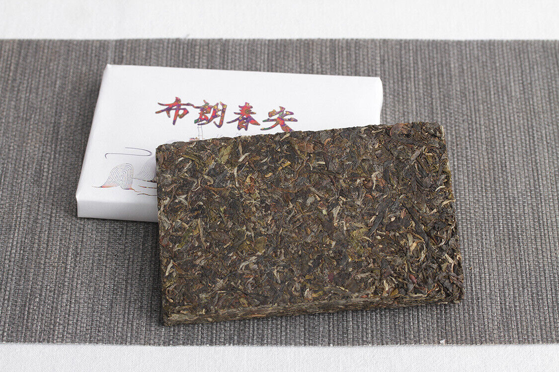 Yunnan Puerh Tea , Puerh Raw Tea Brick 200g Bright Front Spring Tea