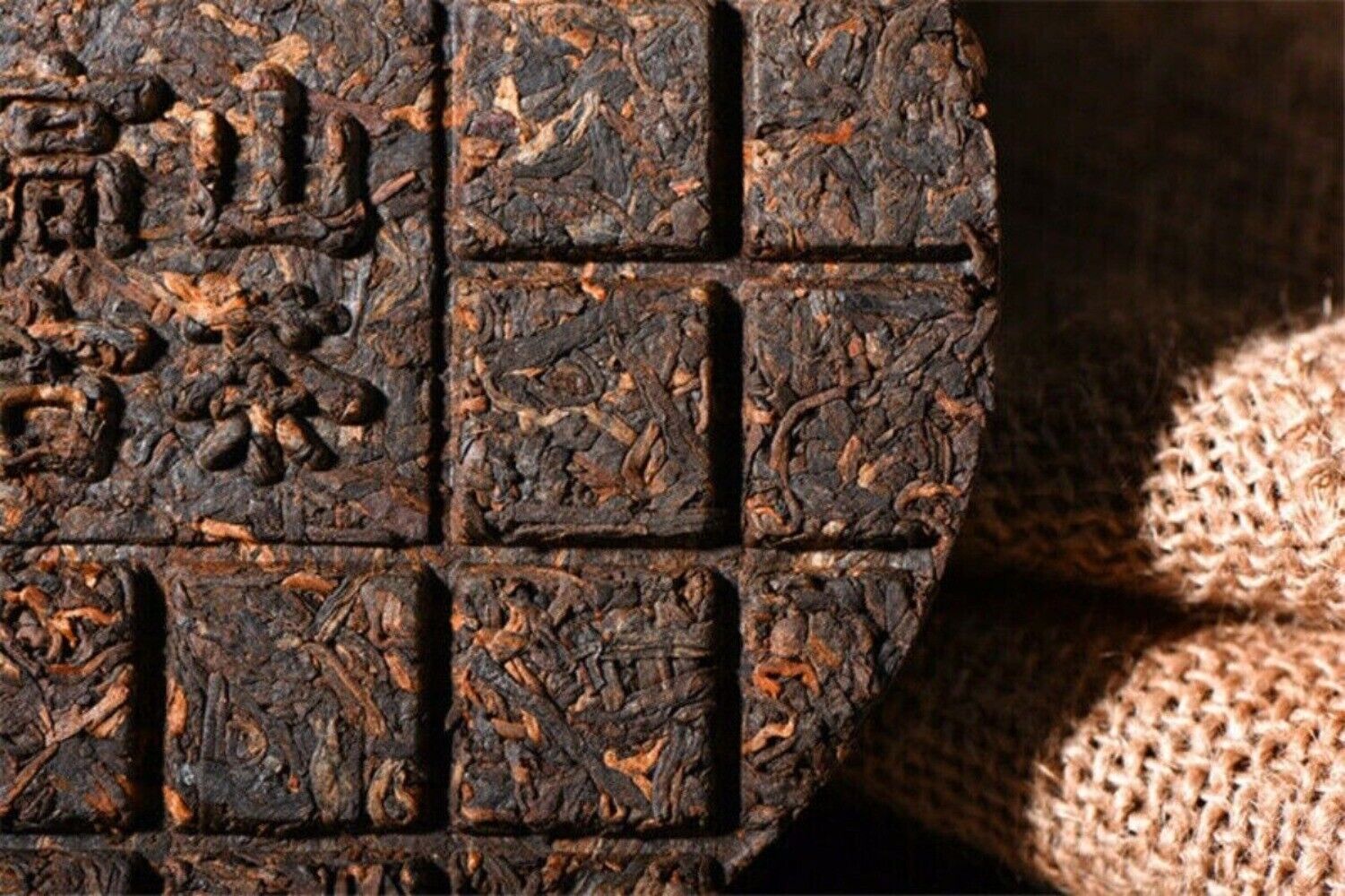 Yunnan Palace Puerh Tea Brick 100g Original Cooked Premium Aromatic Aged
