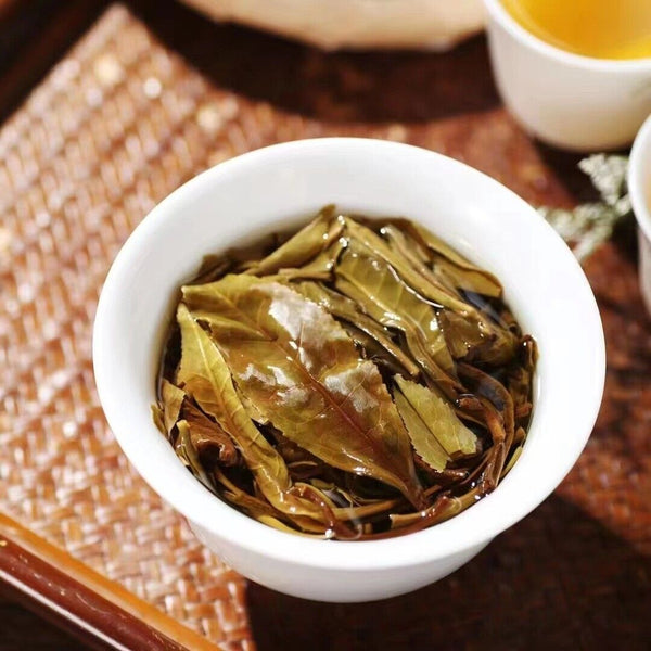 Yunnan Tea Menghai Mannuo Ancient Tree 200g Pu'er Tea Fragrant Tea Cake Tea
