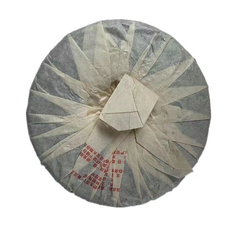 357g Yunnan Yiwu Aged Ancient Tree Raw Pu'er Tea Cake 易武正山357g普洱茶饼