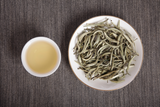 Pu'er raw tea white hair silver needle white hair single bud moonlight white tea