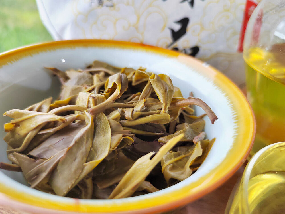 357g Yiwu Pu'er Tea Ancient Tree Pu'er Raw Tea Cake Yunnan Qizi Cake Pu'er Tea