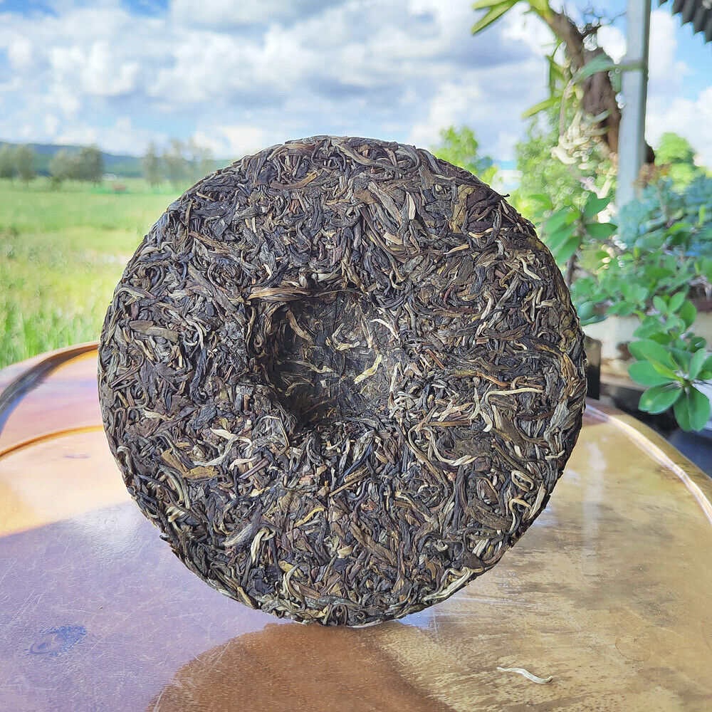 Yunnan Menghai Pu'er Tea Brown Mountain Early Spring Arbor Pu'er Raw Tea Cake