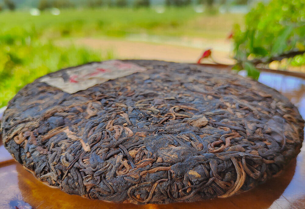 Ripe Puerh Tea Yunnan Aged Ripe Puerh Yiwu Old Tree Tea Cake Hong Jin Yin