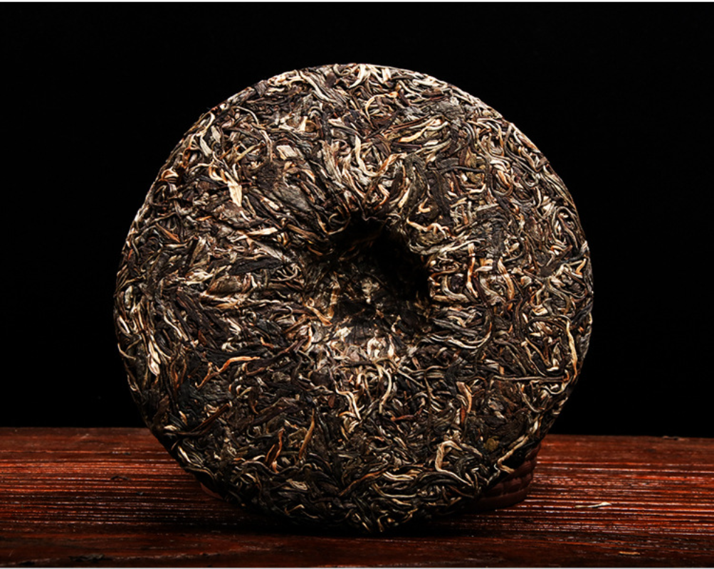 357g Yunnan Pu'er Tea Raw Tea Da Xueshan Lincang Ancient Tree Arborvitae