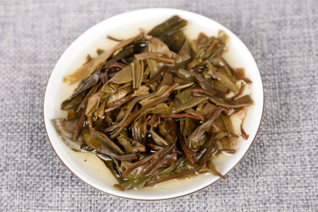 357g Yunnan Xigui raw cakes seven cakes tea first spring raw tea ancient tea