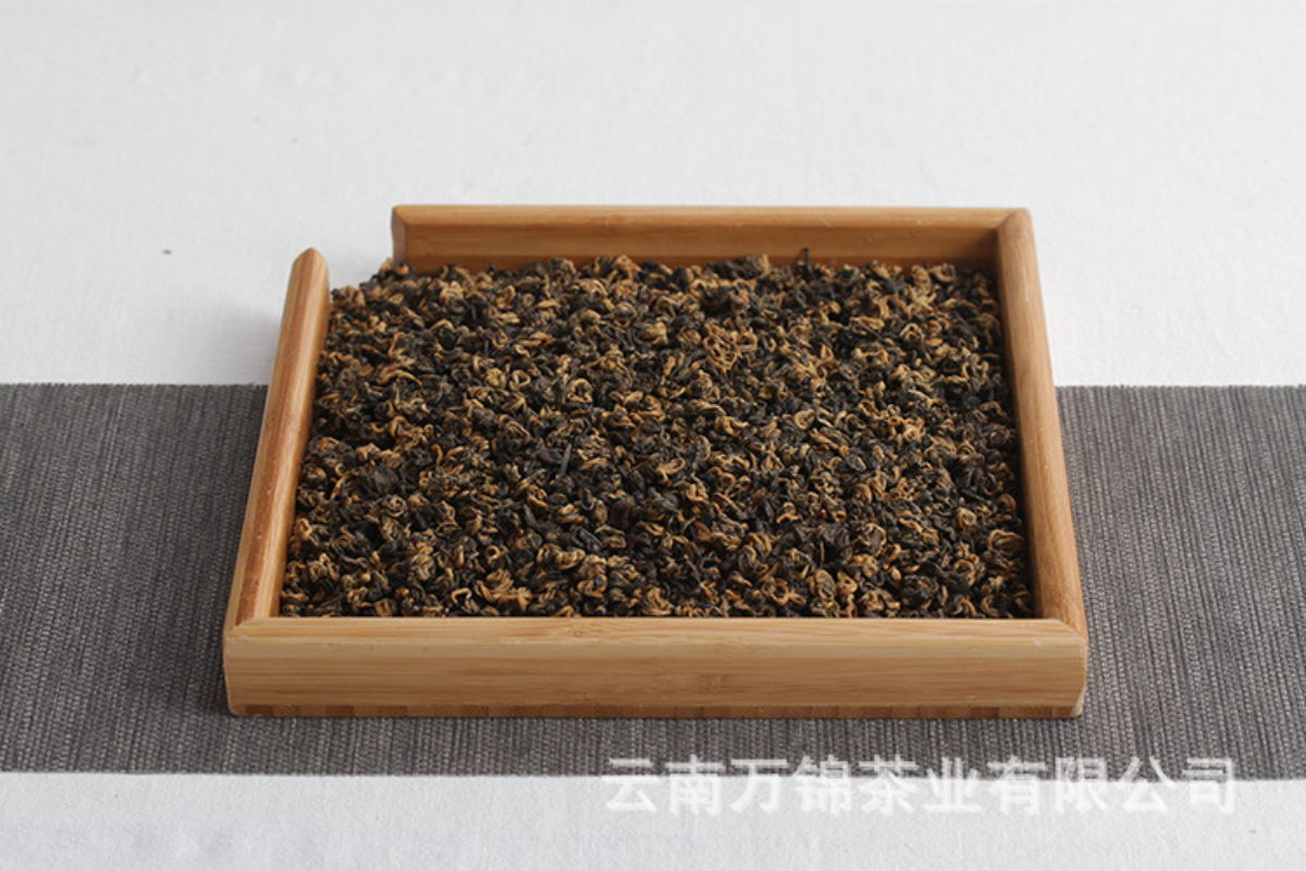 500g Yunnan Fengqing early spring Yunnan black tea honey fragrance red conch