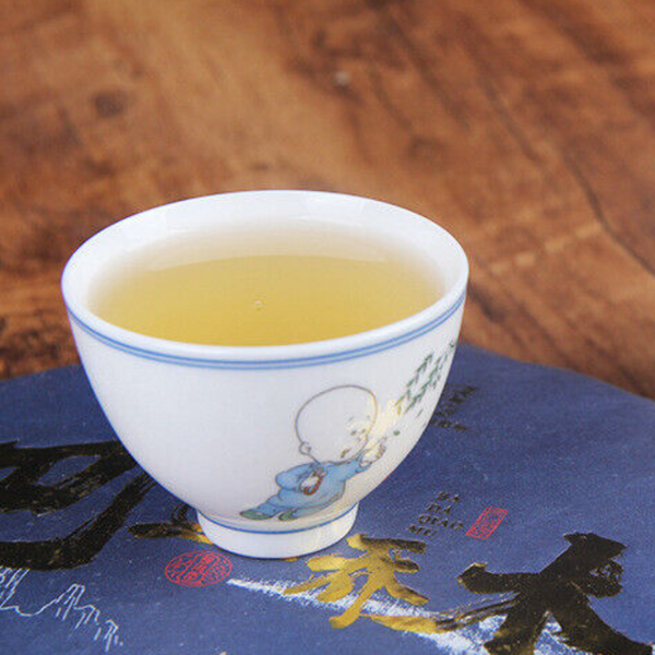 Green Tea Yunnan Pu'er Tea Cha Tea Cake Menghai Bada Mountain Arbor Tea 357g
