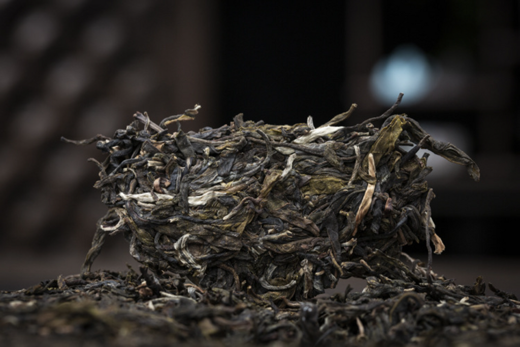 Bent Bow Puerh Tea Raw Tea Cake Yiwu Ancient Tree Spring Tea 357g/12.59oz