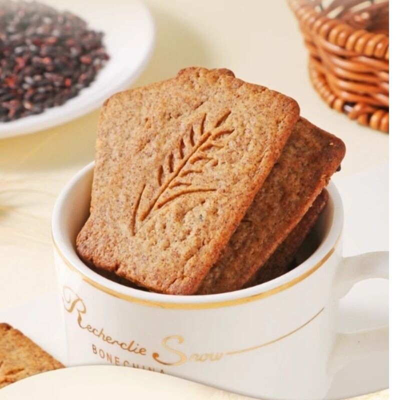 Whole Wheat Biscuit Black Grain Flavor Crisp Snack Delicious Treat Main image