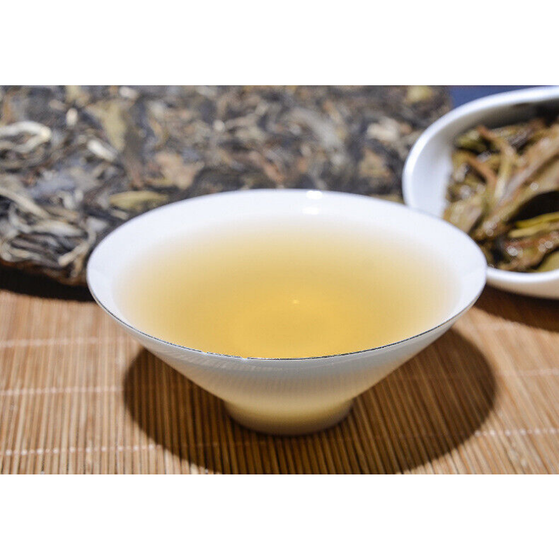 Pu-erh Tea Cake Yiwu Ancient Tree Cha Tea Green Tea Health Care 357g Yunnan