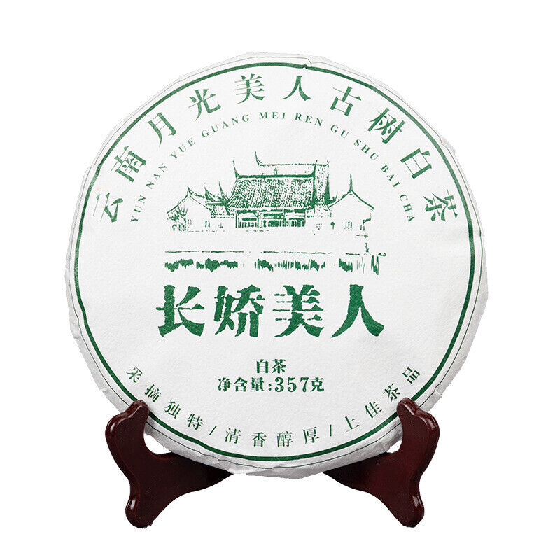 357g/cake Yunnan White Tea Old Tree Moonlight White Long Jiao Mei Ren White Te Main image