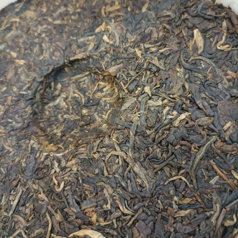 Laomane Arbor Tree Spring Buds QiZi Banzhang 357g Pu-erh Tea Cake