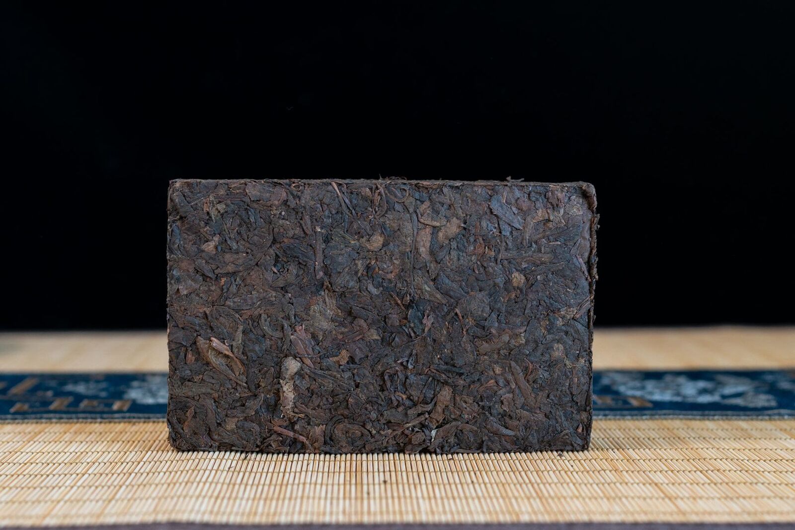 250g/brick 7562 Pu'er tea brick Yunnan ancient tree Pu'er ripe tea brick