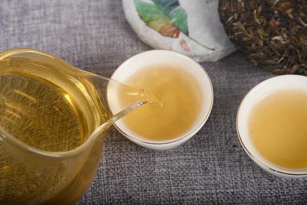 Pu-erh Tea Raw Tea Cake Raw Tea 100g Lao Ban Zhang Raw Tea Cake Yunnan Tea